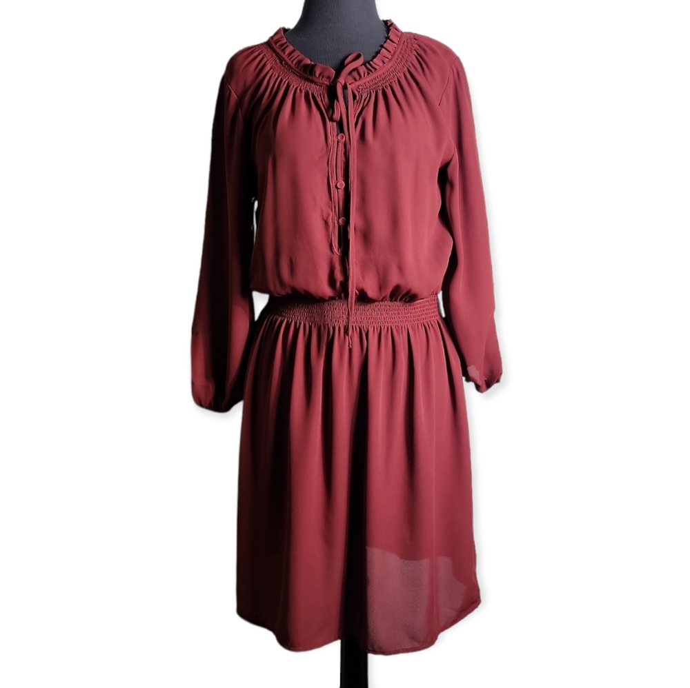 Black Rainn smocked ruffle neck long sleeve dress size small